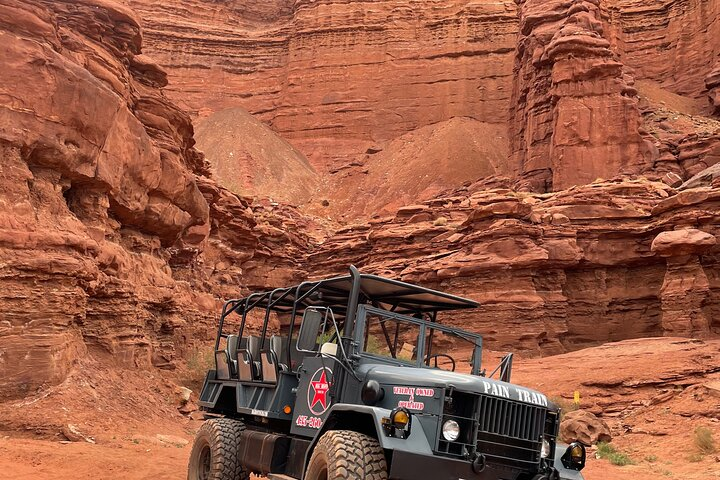 Exciting and Scenic Off-Road Guided Tour of Moab's Backcountry!!! - Photo 1 of 19
